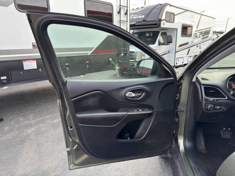 2019 Jeep Cherokee Trailhawk