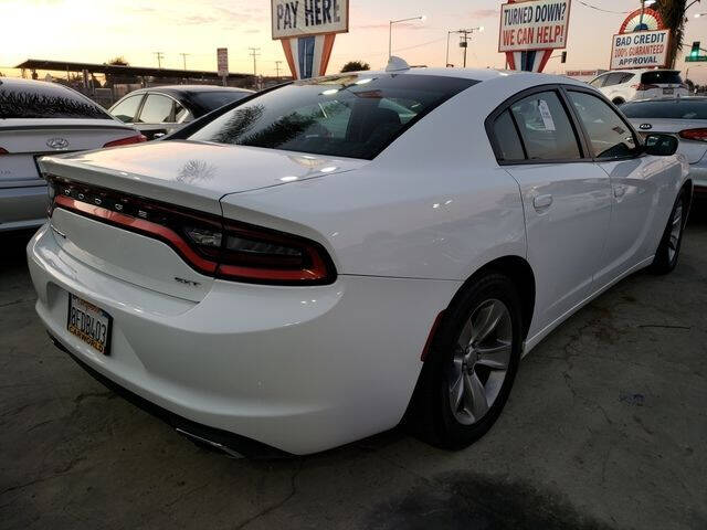 2017 Dodge Charger SXT