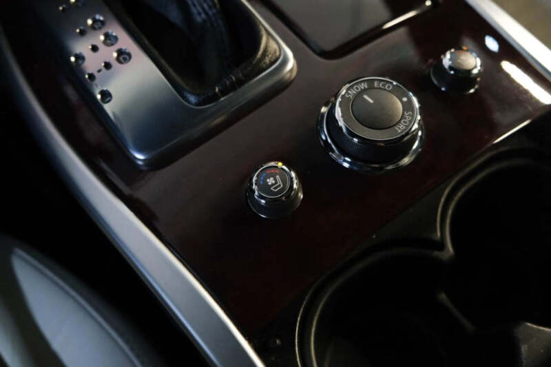 2015 Infiniti Q70 3.7