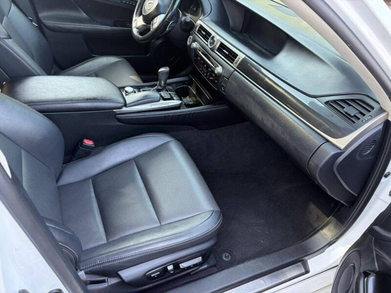 2016 Lexus GS 200t