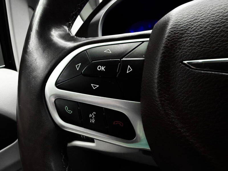 2017 Chrysler Pacifica Touring-L Plus