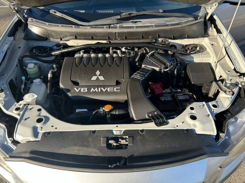 2010 Mitsubishi Outlander XLS