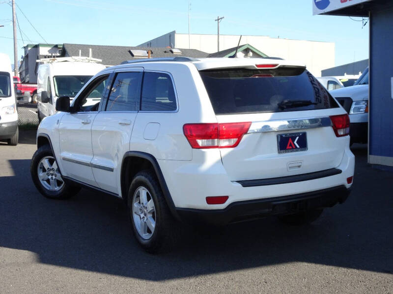 2011 Jeep Grand Cherokee Laredo X