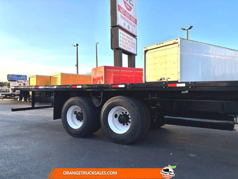 2019 Freightliner M2 106