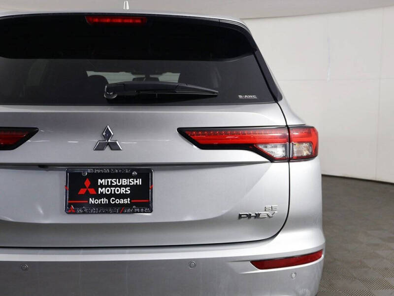 2024 Mitsubishi Outlander PHEV SE