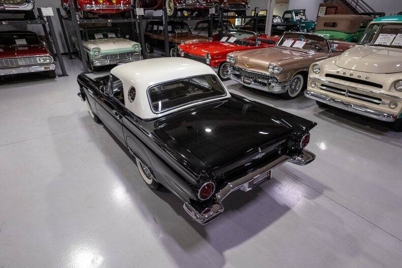 1957 Ford Thunderbird