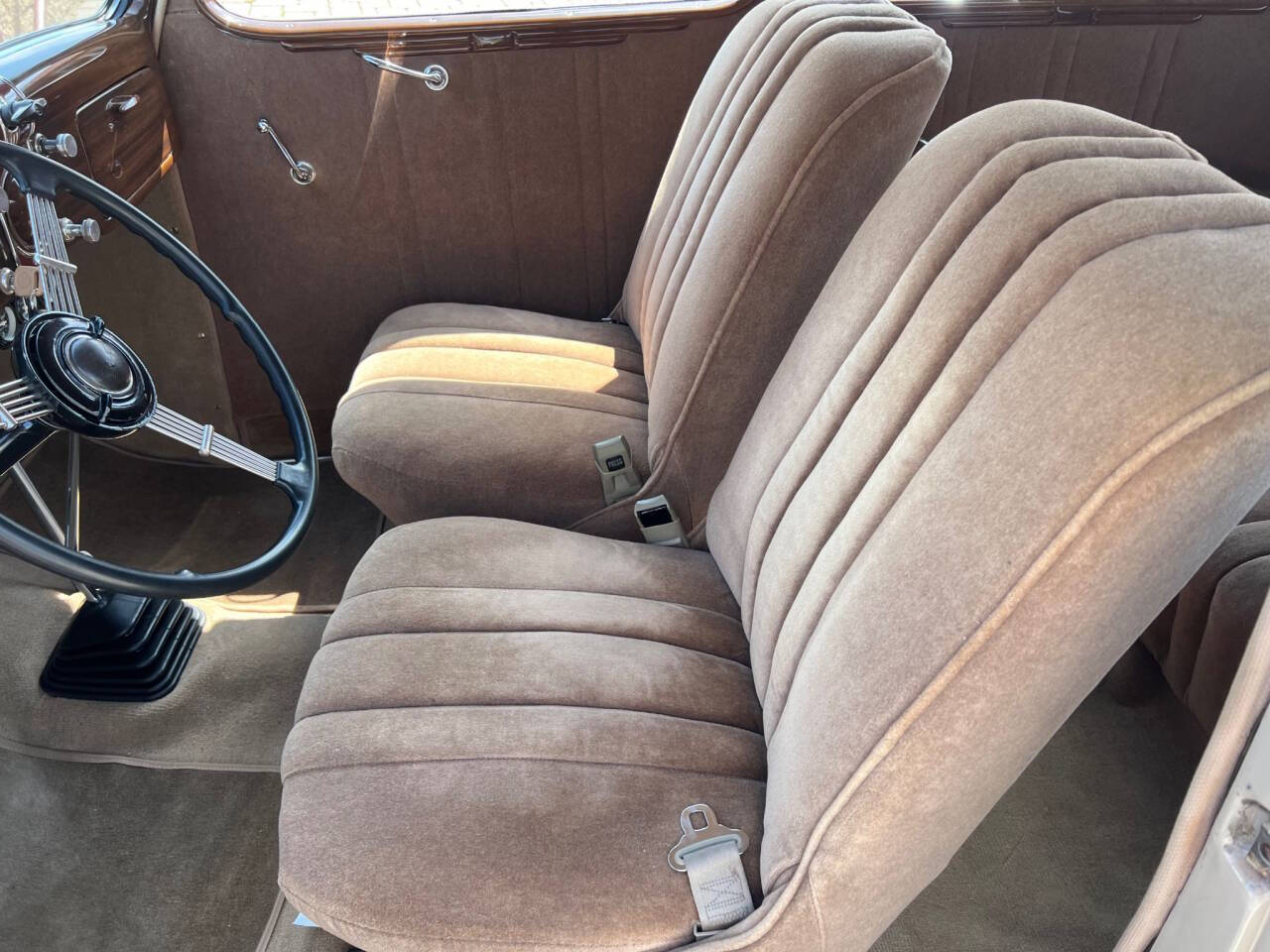 1936 Ford Custom 29