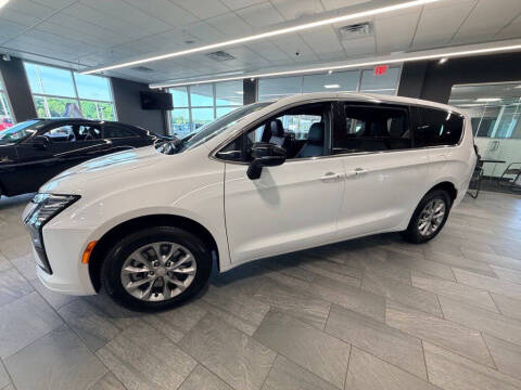 2027 Chrysler Pacifica Select