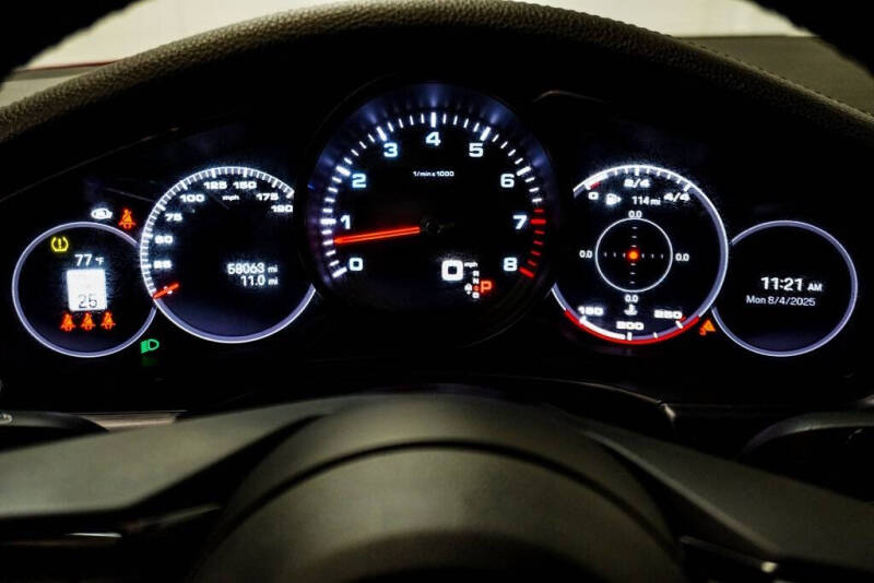 2022 Porsche Panamera 4 Platinum Edition