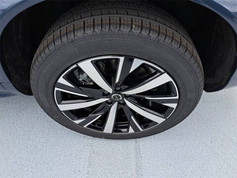 2026 Volvo XC90 B6 Core