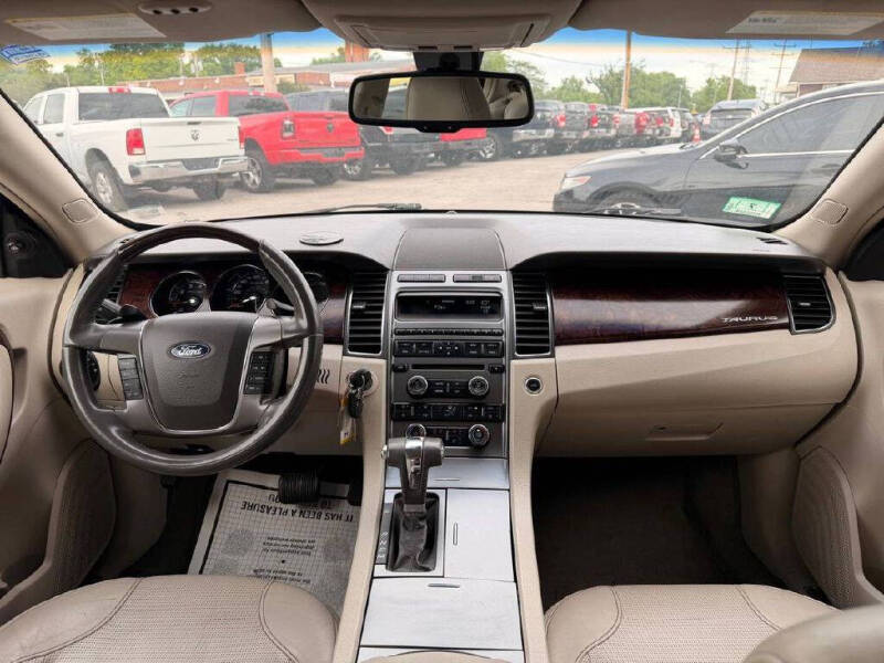2010 Ford Taurus Limited