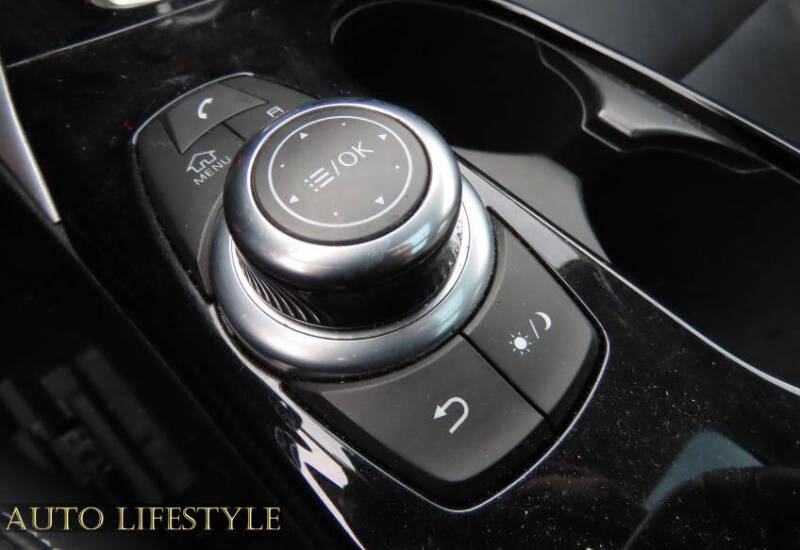 2018 Infiniti QX30 Luxury