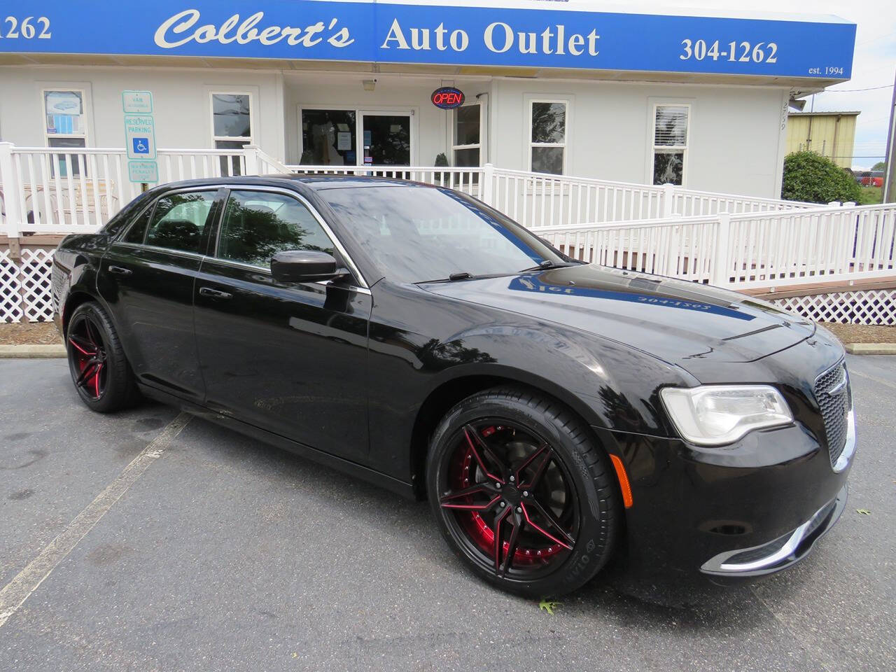 2016 Chrysler 300 for sale at Colbert's Auto Outlet in Hickory, NC