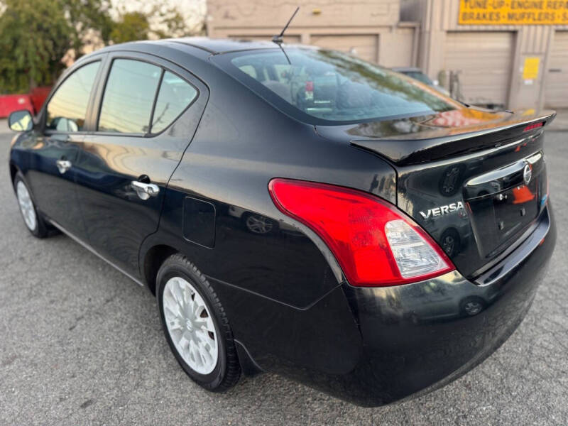 2013 Nissan Versa 1.6 SV