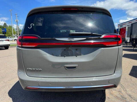 2022 Chrysler Pacifica Touring L