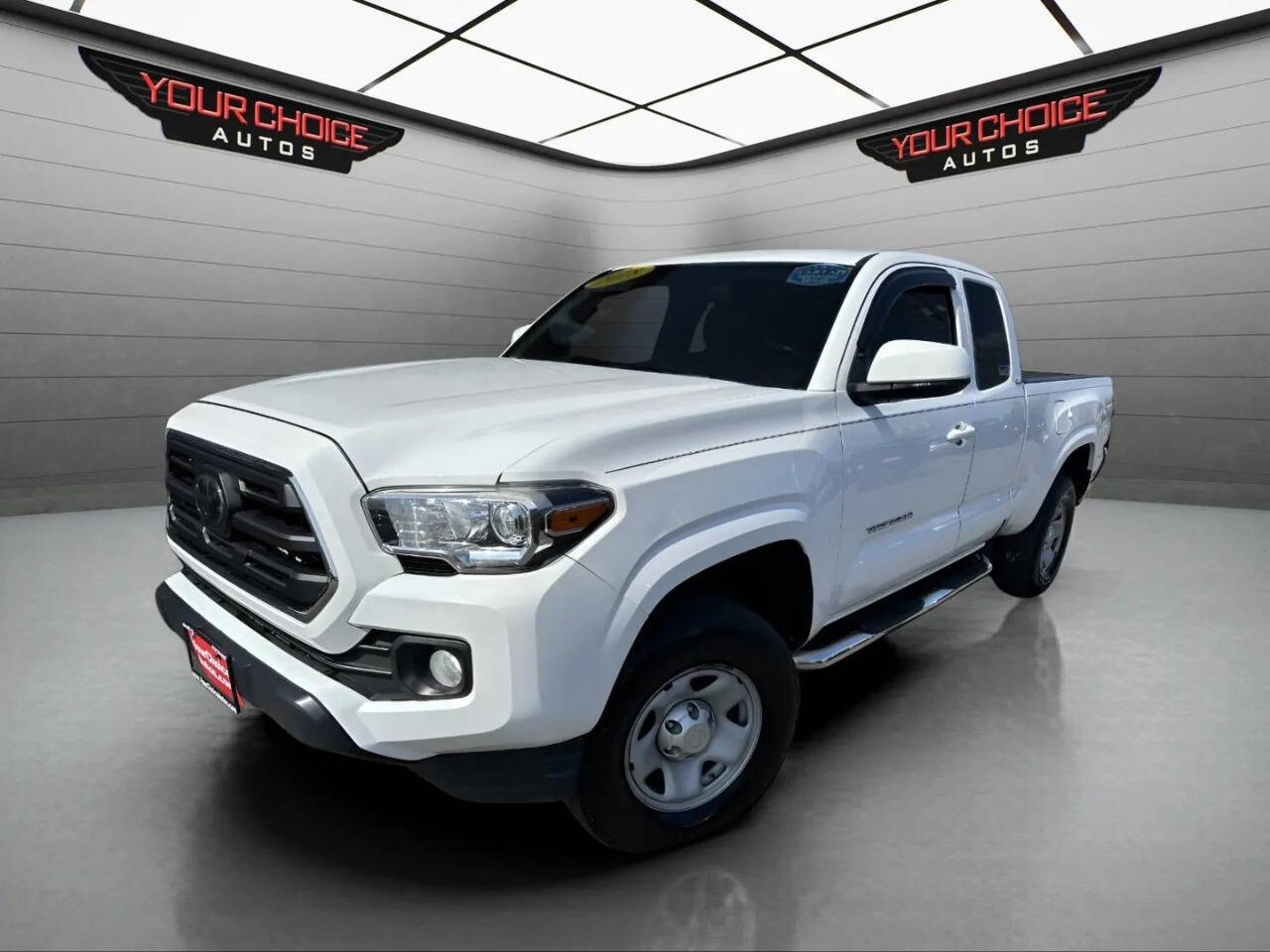 2018 Toyota Tacoma SR5 4x4 4dr Access Cab 6.1 ft LB's photo