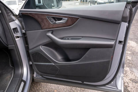 2020 Audi Q8 quattro Premium Plus 55 TFSI