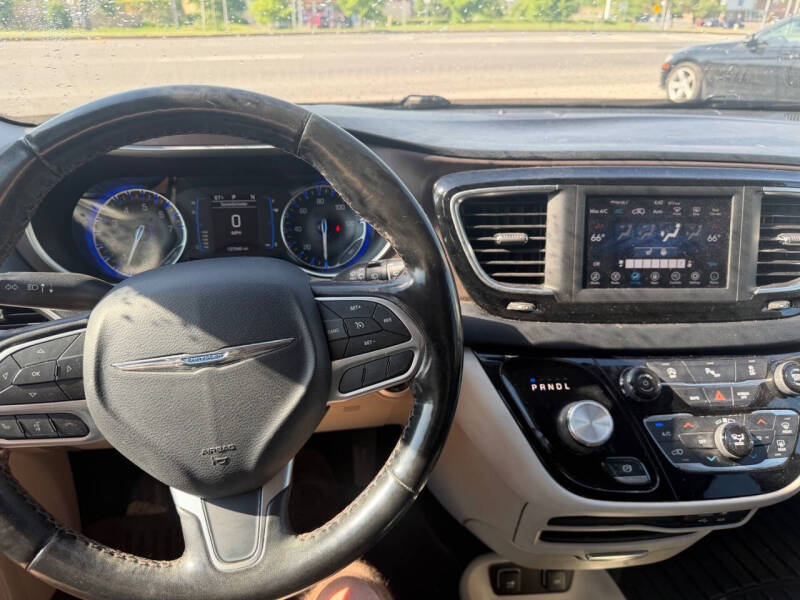 2019 Chrysler Pacifica Touring L