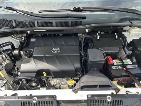2013 Toyota Sienna L 7-Passenger