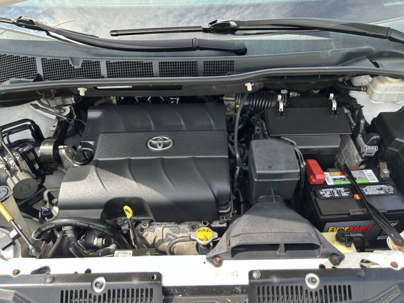2013 Toyota Sienna L 7-Passenger