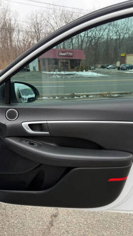 2022 Hyundai Sonata Hybrid Blue