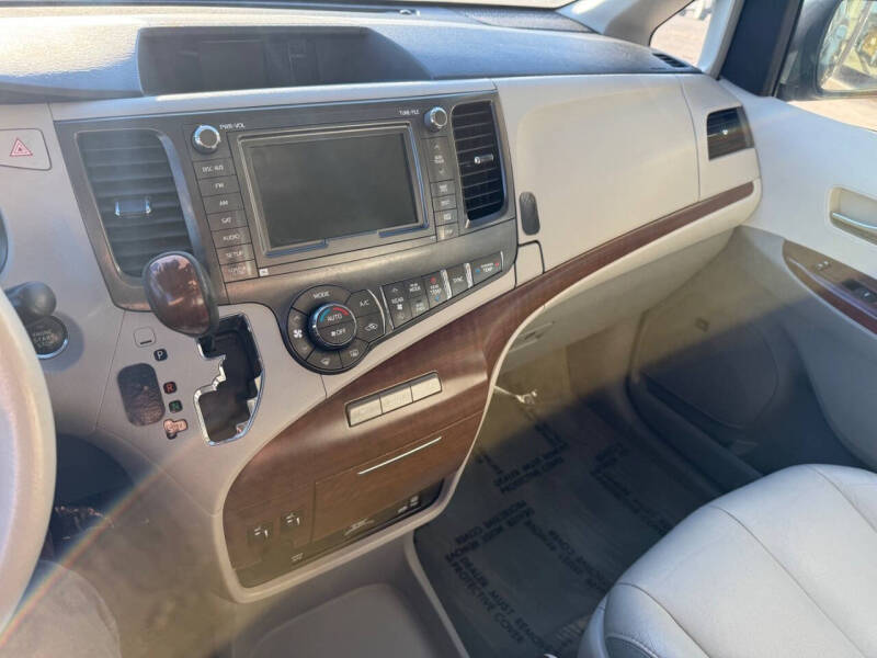 2014 Toyota Sienna Limited 7-Passenger