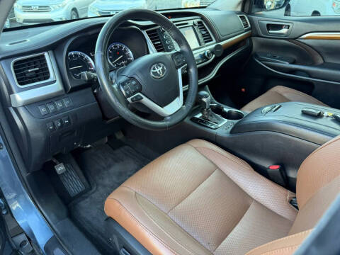 2017 Toyota Highlander Limited Platinum