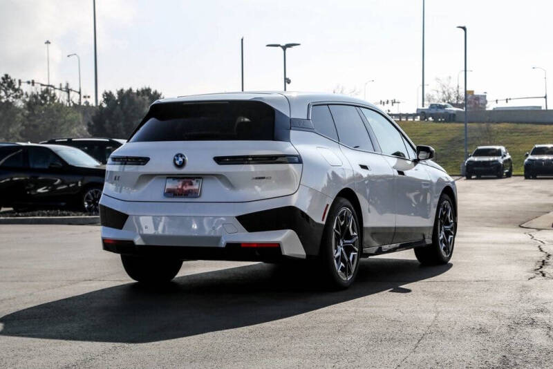 2025 BMW iX xDrive50