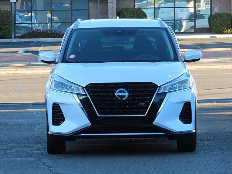 2022 Nissan Kicks SV