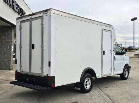 2022 Chevrolet Express 3500