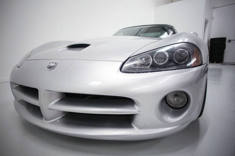 2003 Dodge Viper SRT-10