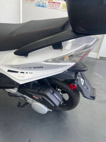 2023 ROSSI RS200
