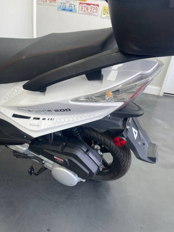 2023 ROSSI RS200