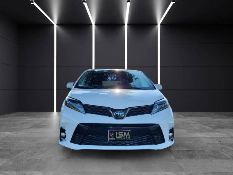 2020 Toyota Sienna SE Premium 8-Passenger