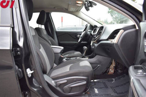 2016 Jeep Cherokee Sport