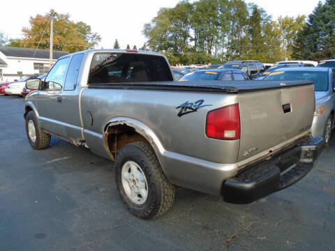 2000 Chevrolet S-10 LS
