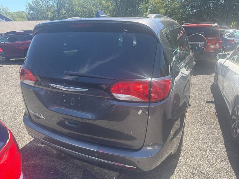 2017 Chrysler Pacifica Touring-L