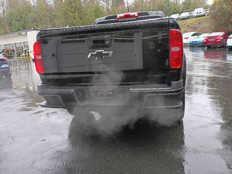 2020 Chevrolet Colorado LT photo 2