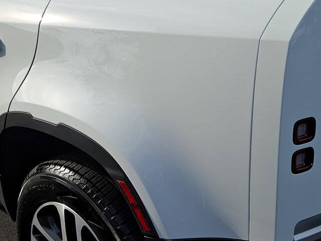 2024 Land Rover Defender 110 P300 S