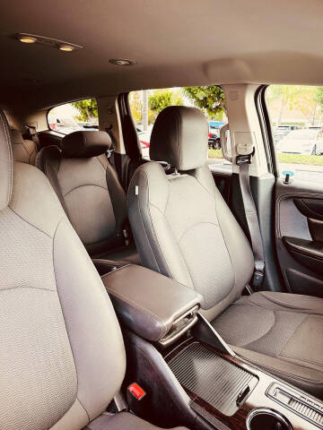 2017 Chevrolet Traverse LT