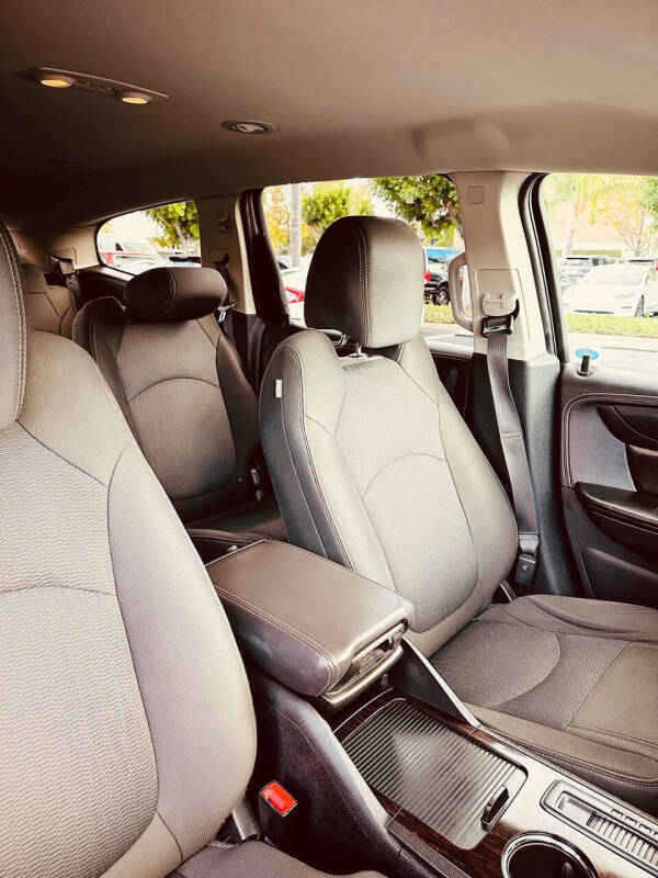 2017 Chevrolet Traverse LT