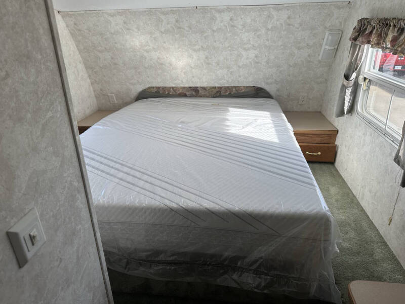 2001 Keystone RV Cougar