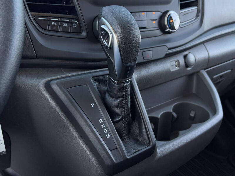 2025 Ford Transit 250