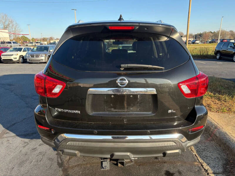 2020 Nissan Pathfinder SL