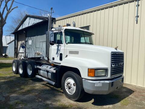 1998 Mack CH613 for sale at Vehicle Network - Davenport, Inc. in Plymouth NC