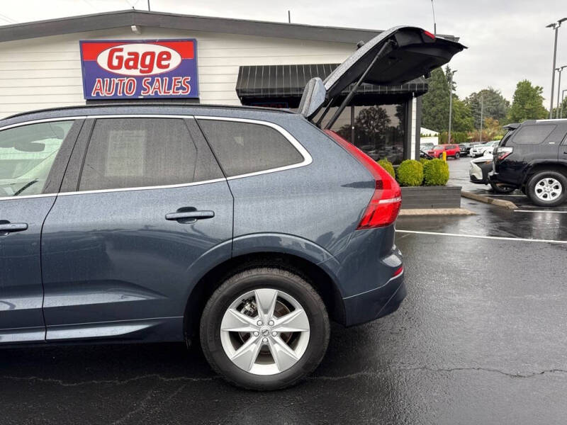 2022 Volvo XC60 B5 Momentum