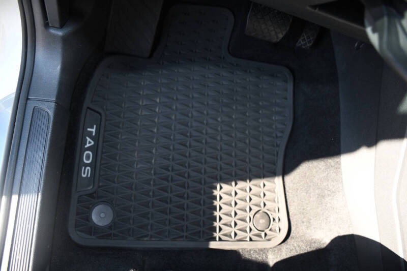 2022 Volkswagen Taos SE