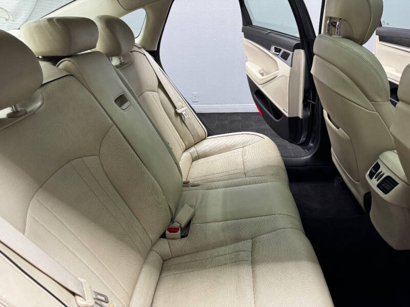 2015 Hyundai Genesis 5.0L