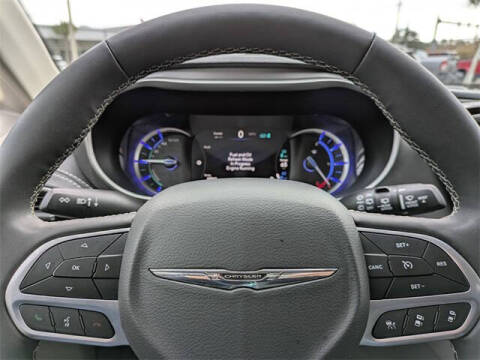 2024 Chrysler Pacifica Plug-In Hybrid Select