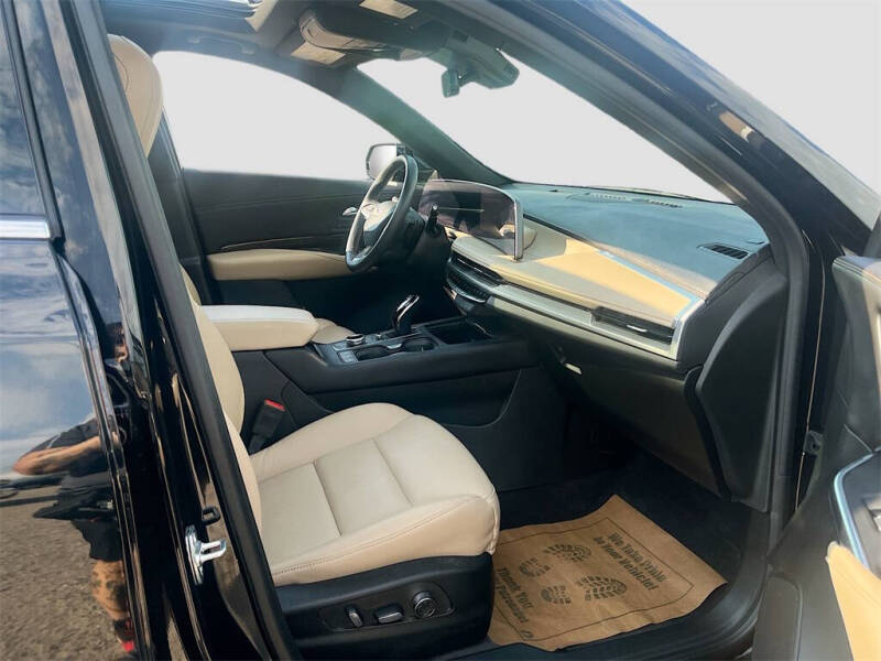 2024 Cadillac XT4 Premium Luxury